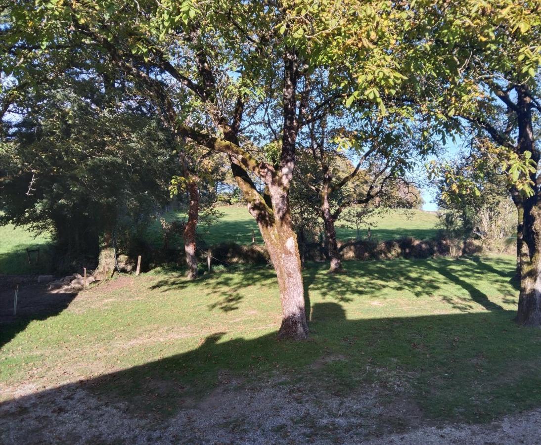 Apartamento Sur La Colline Sousceyrac Exterior foto
